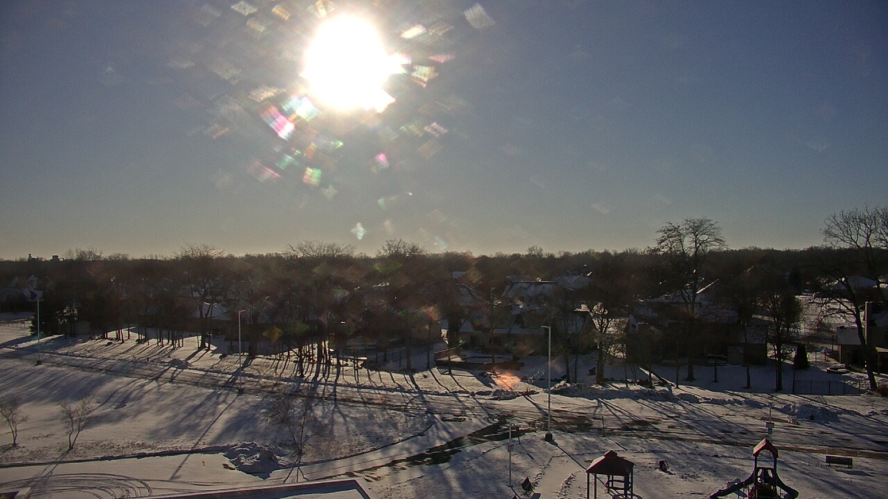 Thumbnail for current weather camera view from Morris Elementary School in Morris, Illinois