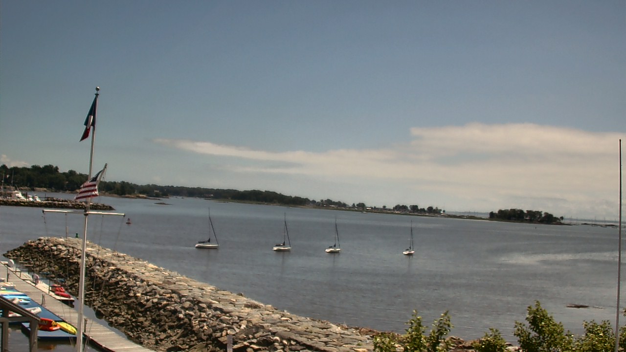 Thumbnail for current weather camera view from Beach Point Club in Mamaroneck, New York