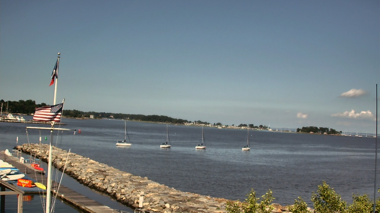 Thumbnail for current weather camera view from Beach Point Club in Mamaroneck, New York