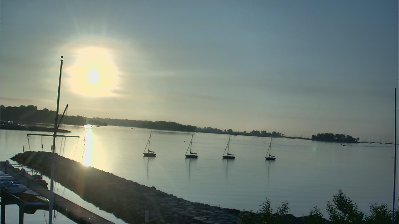 Thumbnail for current weather camera view from Beach Point Club in Mamaroneck, New York