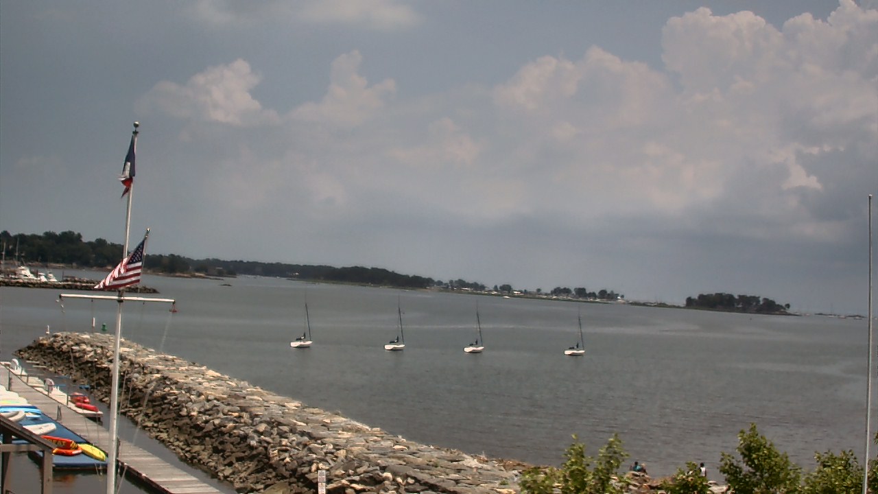 Thumbnail for current weather camera view from Beach Point Club in Mamaroneck, New York
