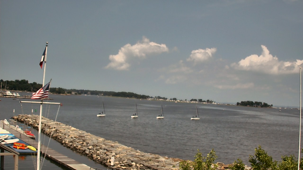 Thumbnail for current weather camera view from Beach Point Club in Mamaroneck, New York