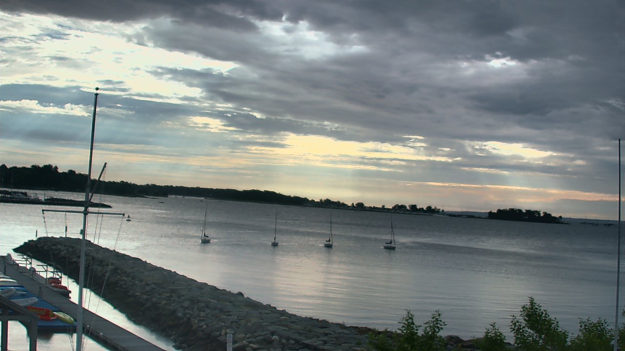 Thumbnail for current weather camera view from Beach Point Club in Mamaroneck, New York