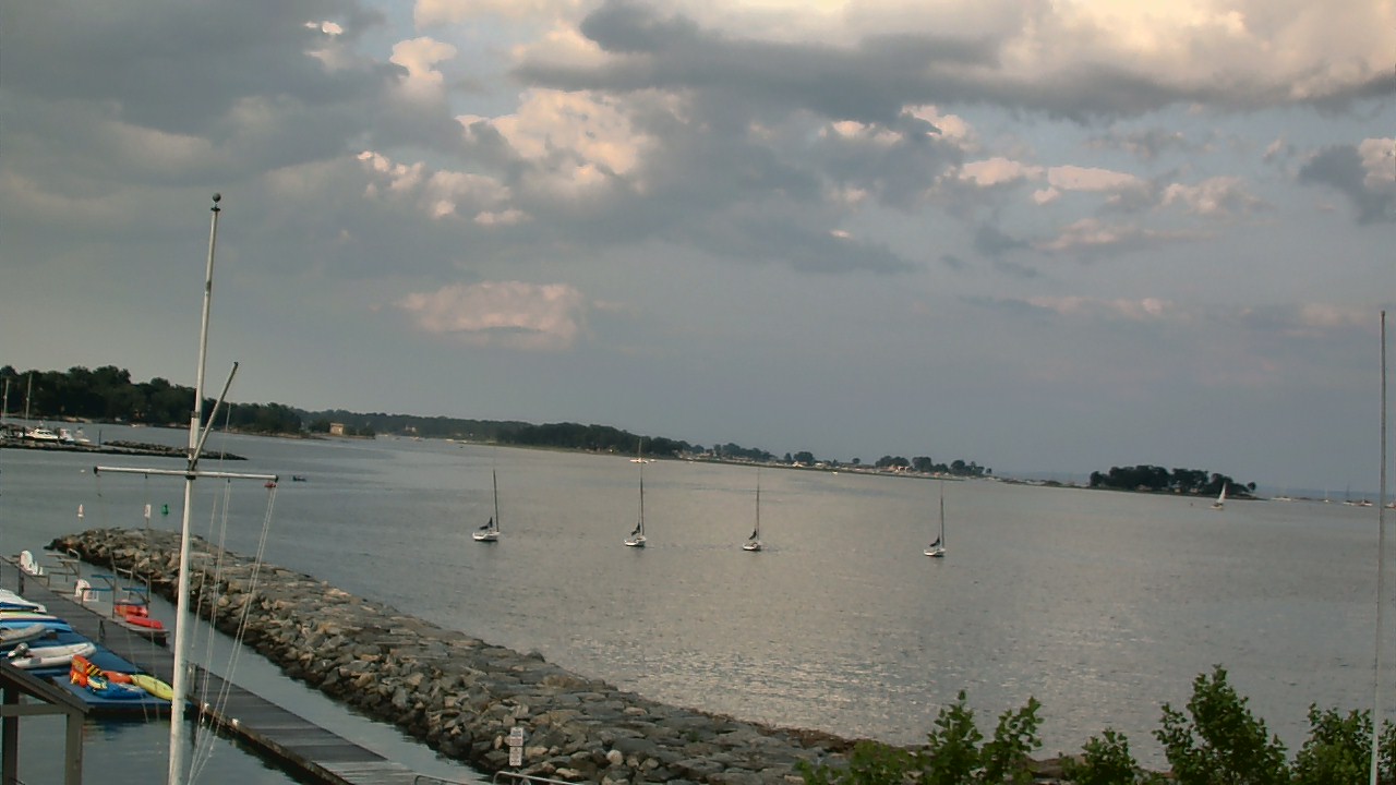 Thumbnail for current weather camera view from Beach Point Club in Mamaroneck, New York