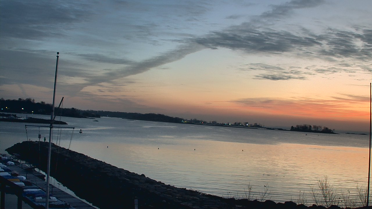 Thumbnail for current weather camera view from Beach Point Club in Mamaroneck, New York