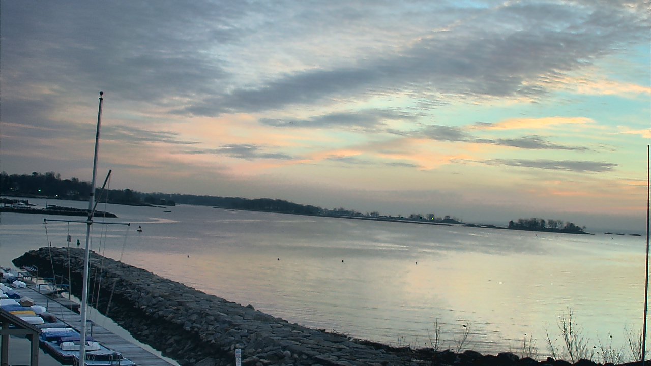 Thumbnail for current weather camera view from Beach Point Club in Mamaroneck, New York