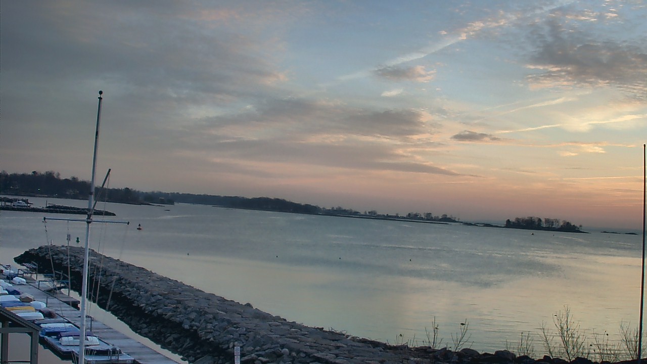 Thumbnail for current weather camera view from Beach Point Club in Mamaroneck, New York