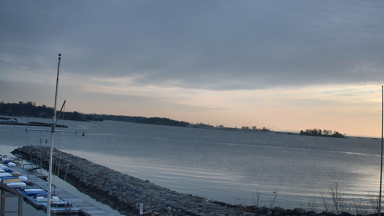 Thumbnail for current weather camera view from Beach Point Club in Mamaroneck, New York