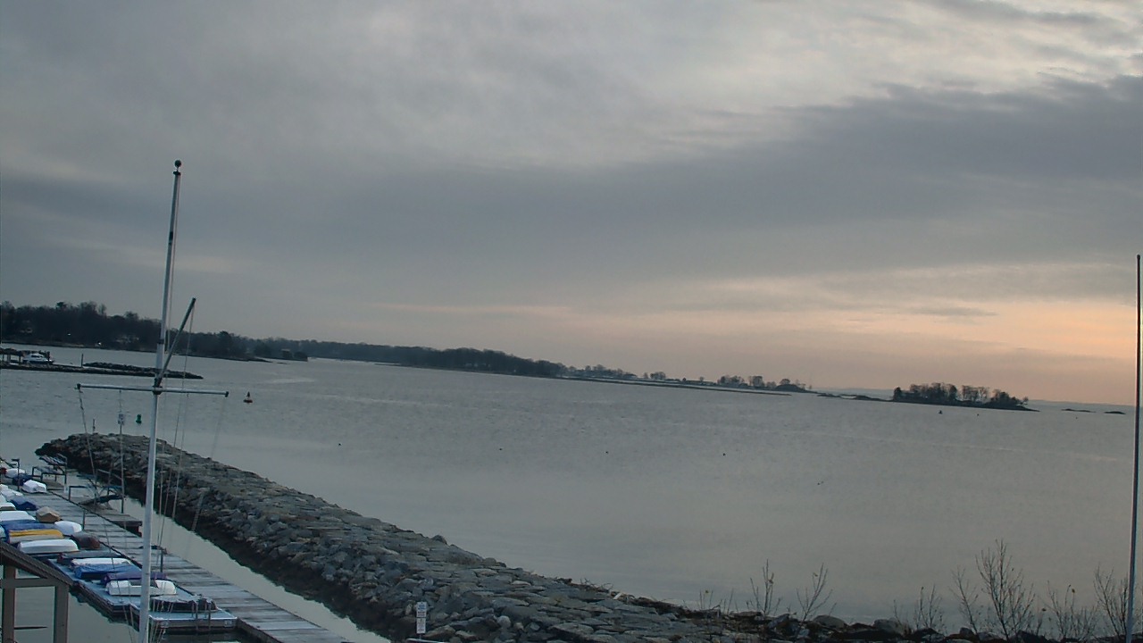 Thumbnail for current weather camera view from Beach Point Club in Mamaroneck, New York