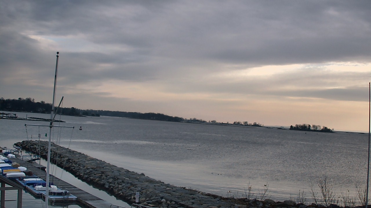 Thumbnail for current weather camera view from Beach Point Club in Mamaroneck, New York