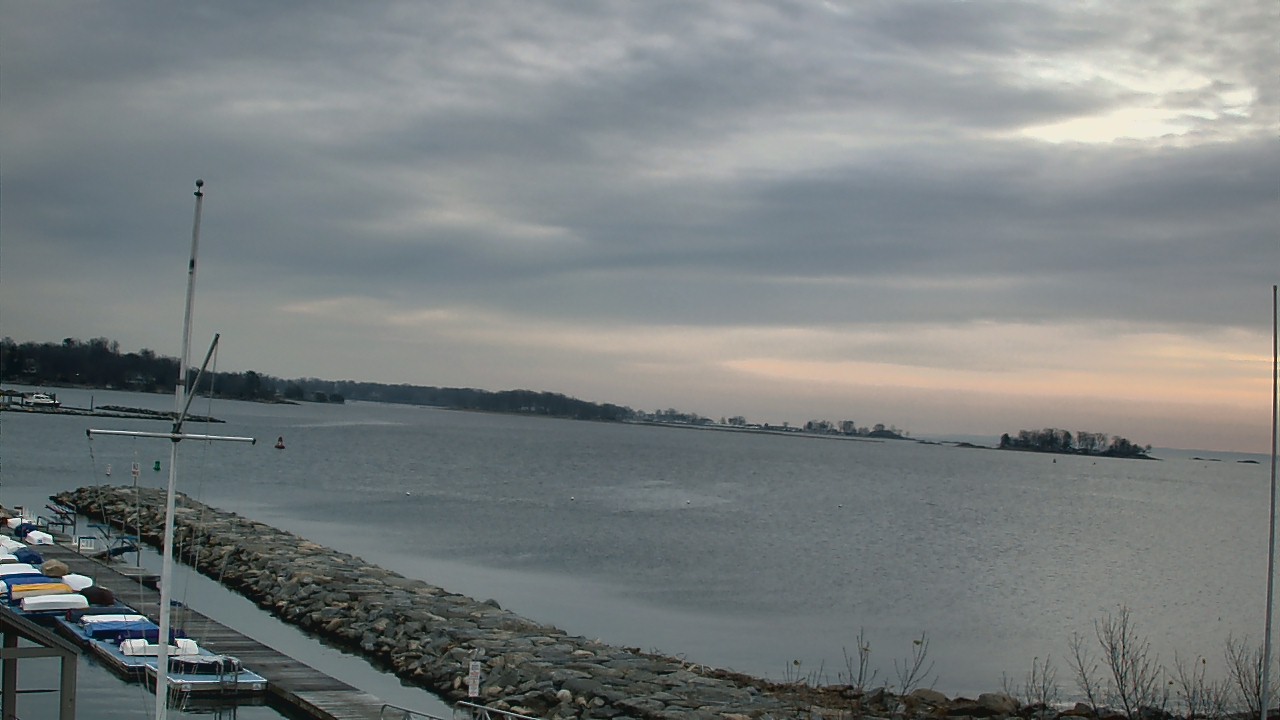 Thumbnail for current weather camera view from Beach Point Club in Mamaroneck, New York