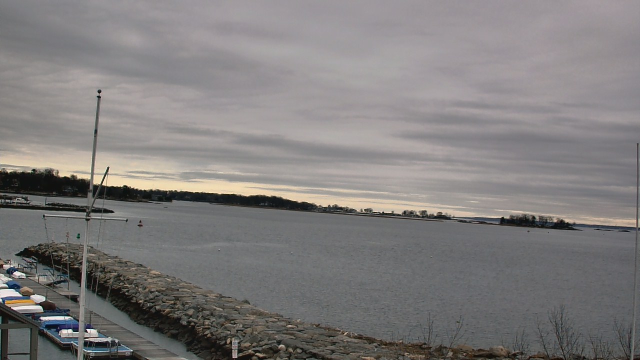 Thumbnail for current weather camera view from Beach Point Club in Mamaroneck, New York