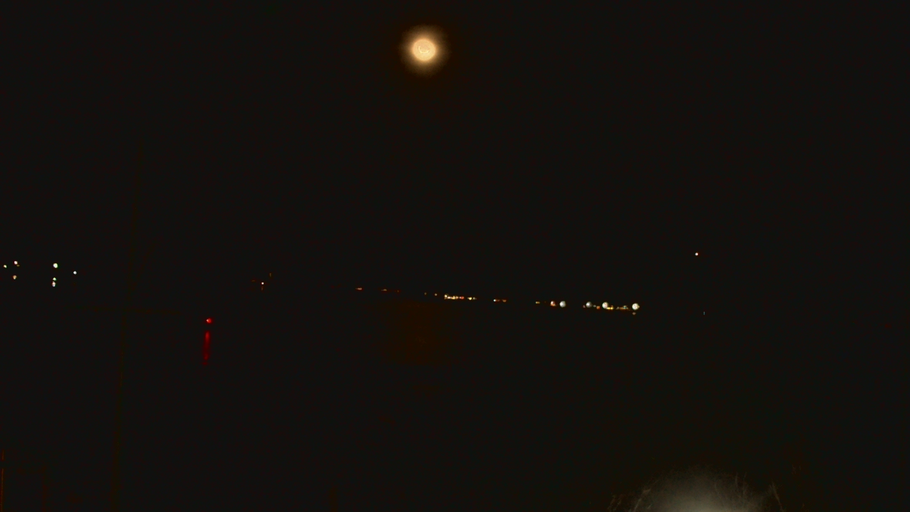 Thumbnail for current weather camera view from Beach Point Club in Mamaroneck, New York