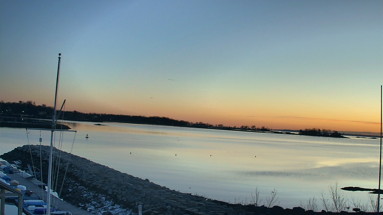 Thumbnail for current weather camera view from Beach Point Club in Mamaroneck, New York