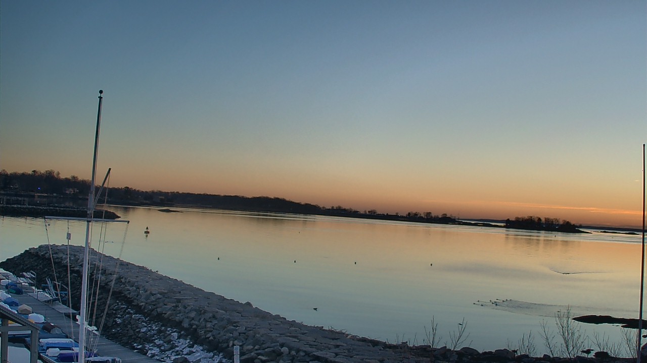 Thumbnail for current weather camera view from Beach Point Club in Mamaroneck, New York