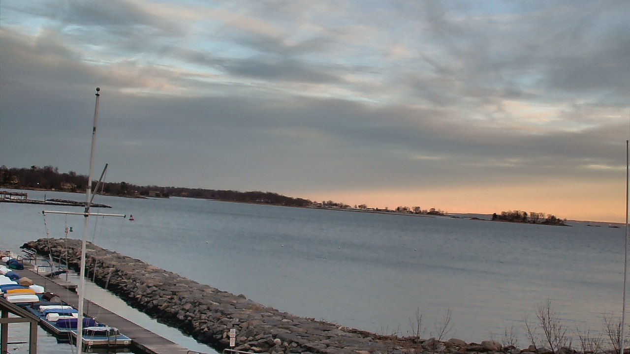 Thumbnail for current weather camera view from Beach Point Club in Mamaroneck, New York