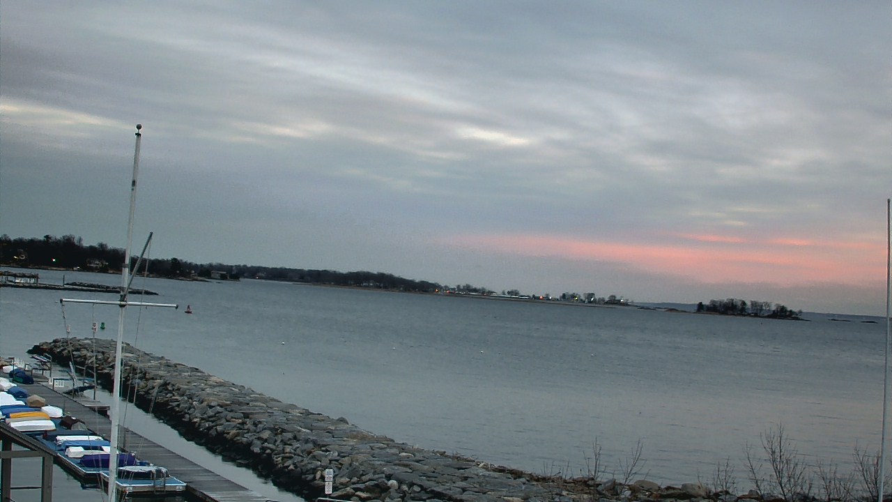 Thumbnail for current weather camera view from Beach Point Club in Mamaroneck, New York