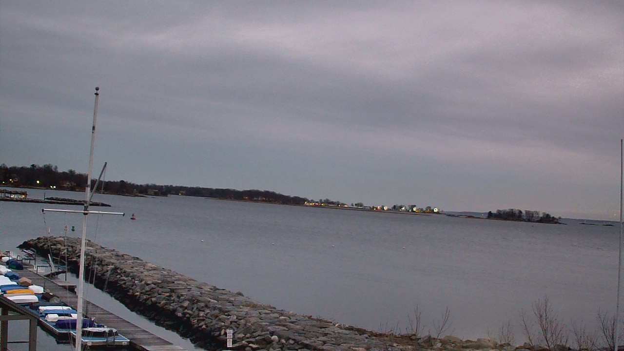 Thumbnail for current weather camera view from Beach Point Club in Mamaroneck, New York