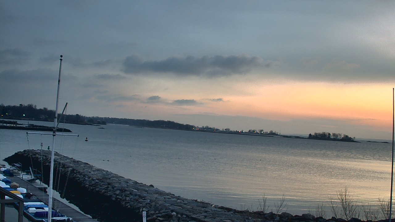 Thumbnail for current weather camera view from Beach Point Club in Mamaroneck, New York