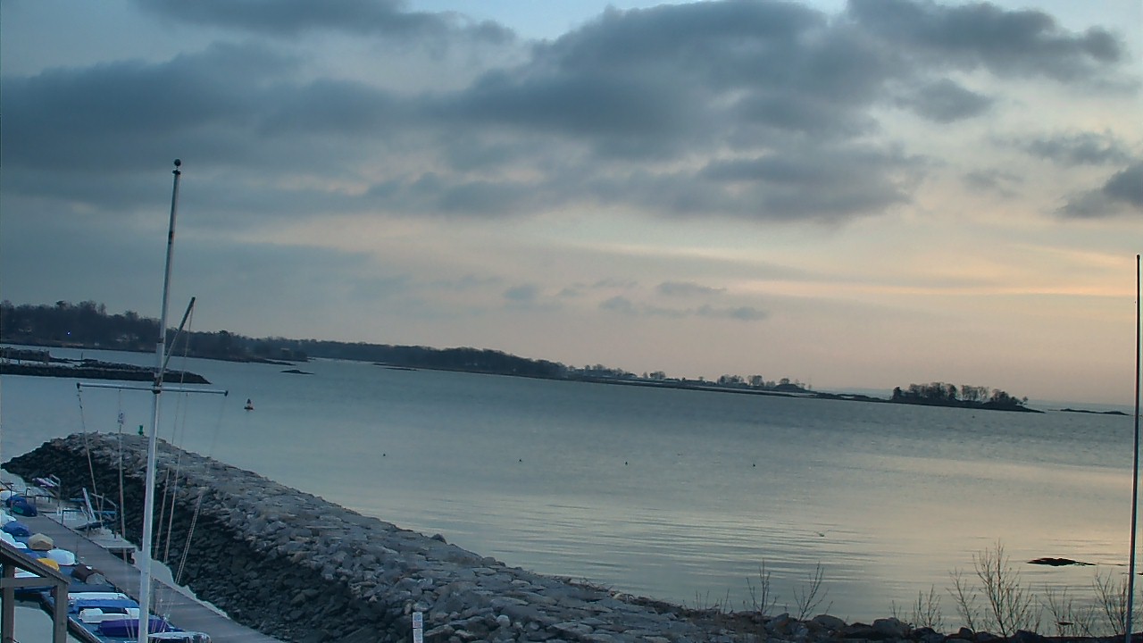 Thumbnail for current weather camera view from Beach Point Club in Mamaroneck, New York
