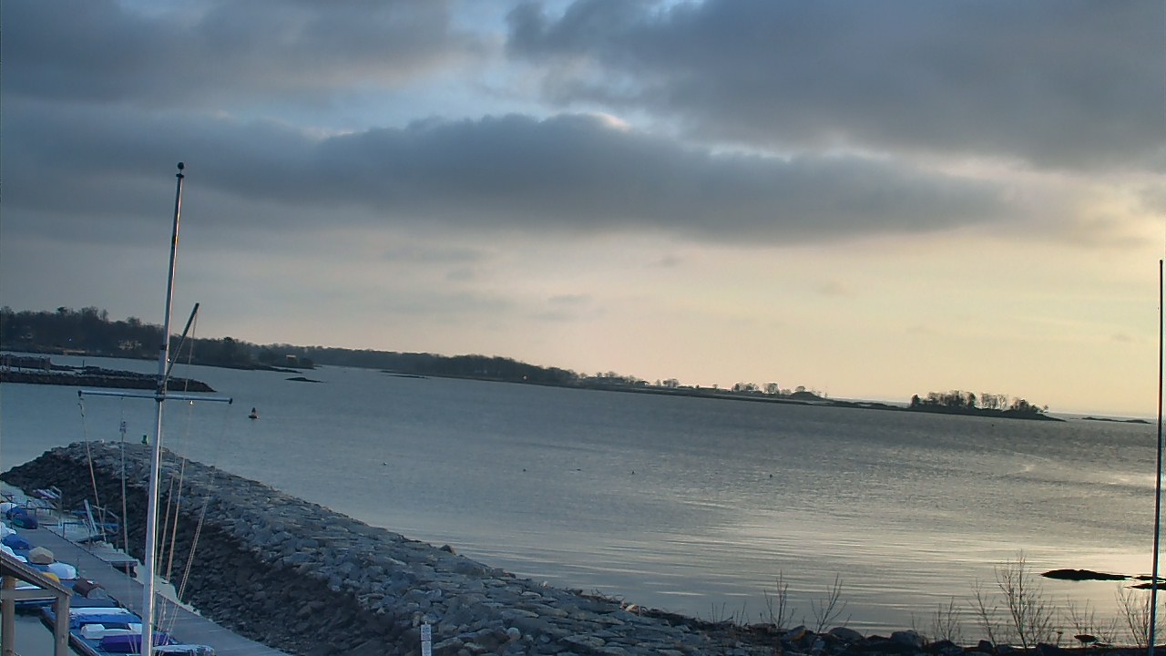 Thumbnail for current weather camera view from Beach Point Club in Mamaroneck, New York