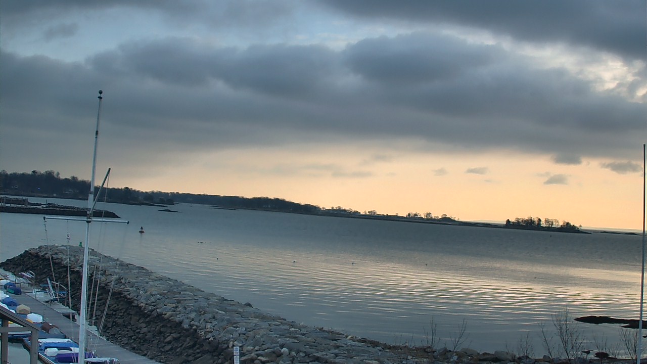 Thumbnail for current weather camera view from Beach Point Club in Mamaroneck, New York