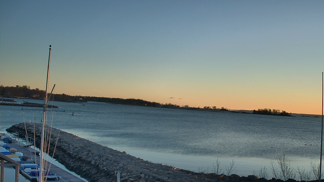 Thumbnail for current weather camera view from Beach Point Club in Mamaroneck, New York