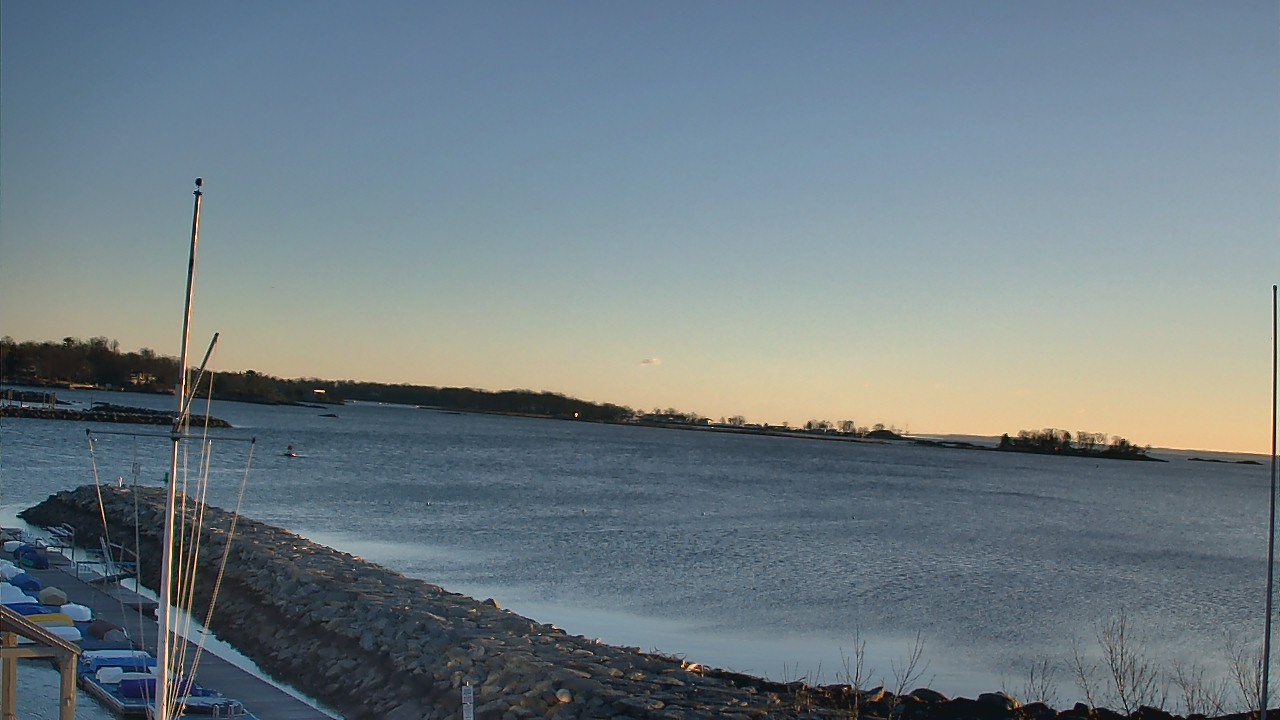 Thumbnail for current weather camera view from Beach Point Club in Mamaroneck, New York