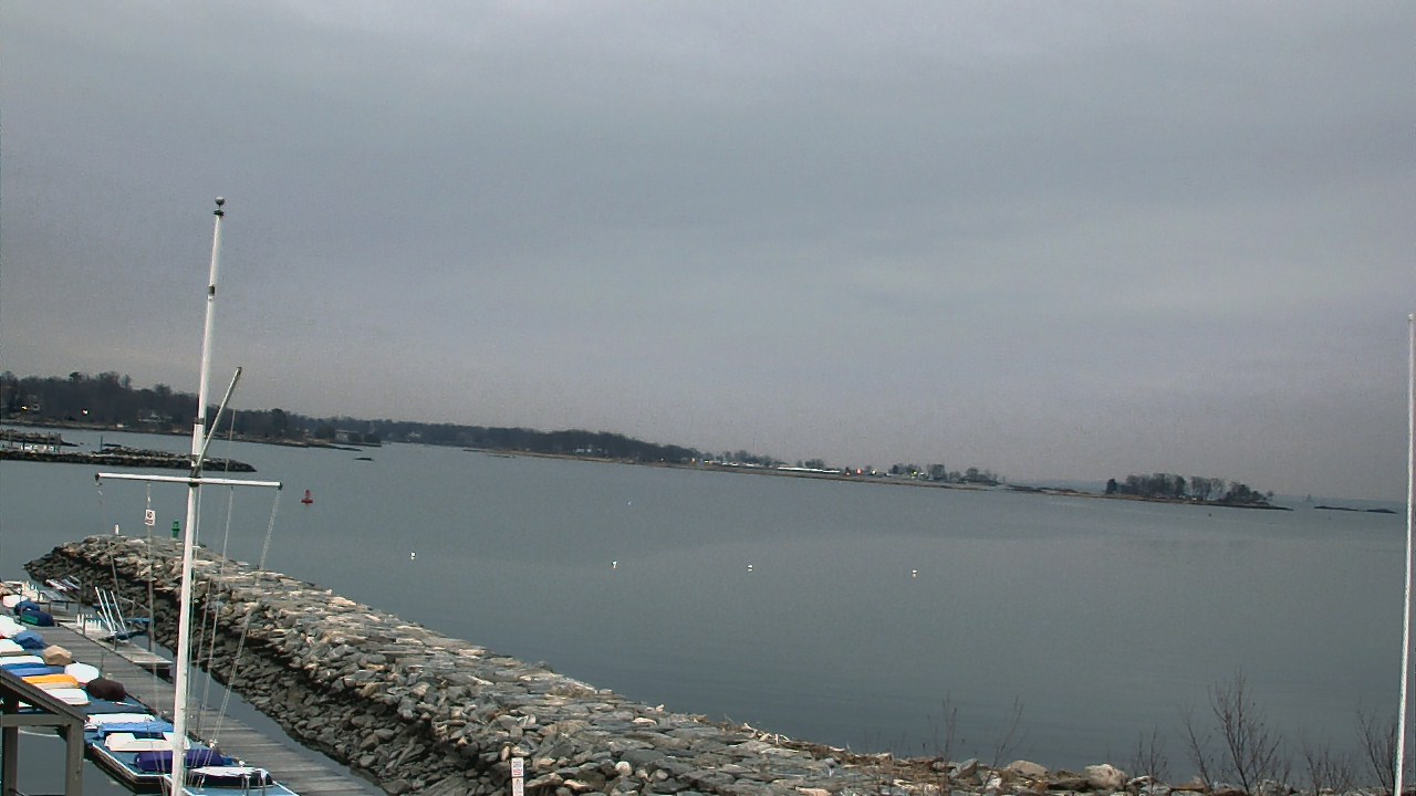 Thumbnail for current weather camera view from Beach Point Club in Mamaroneck, New York