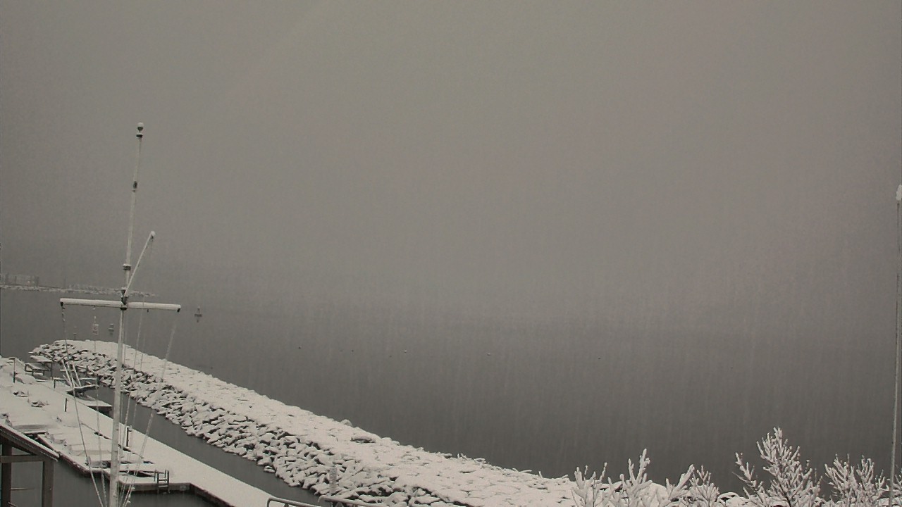 Thumbnail for current weather camera view from Beach Point Club in Mamaroneck, New York