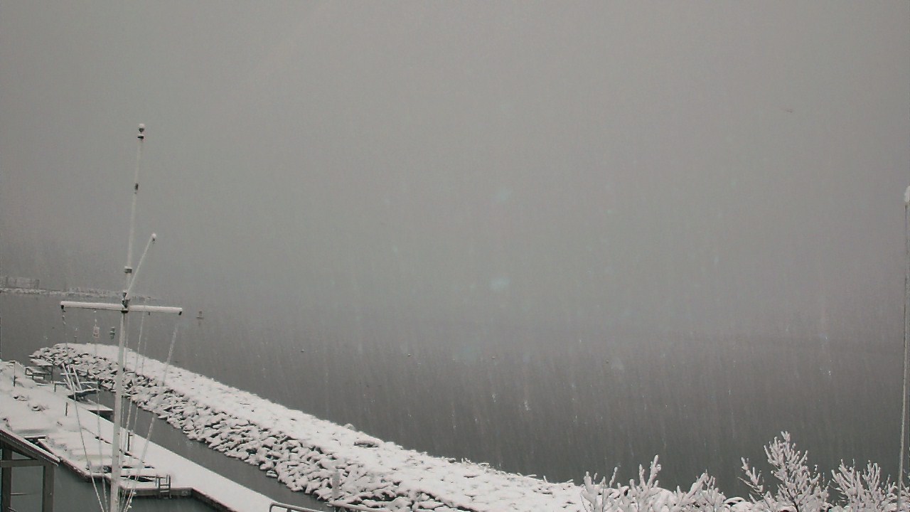 Thumbnail for current weather camera view from Beach Point Club in Mamaroneck, New York