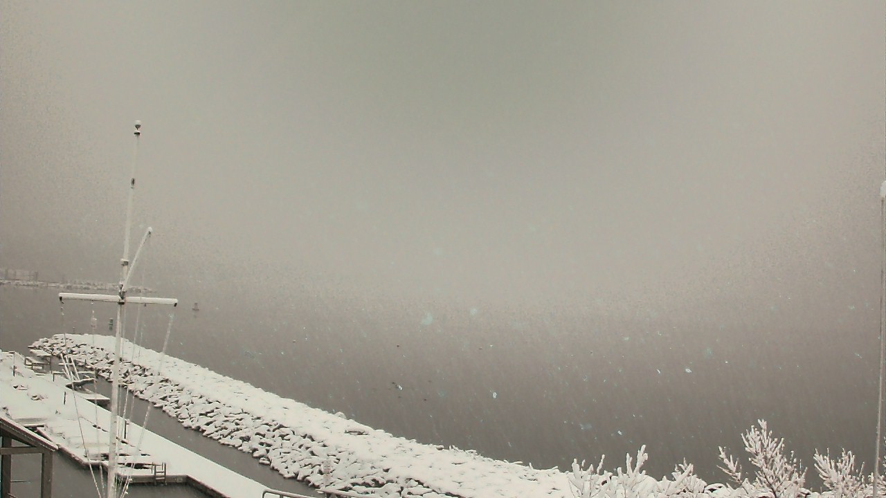 Thumbnail for current weather camera view from Beach Point Club in Mamaroneck, New York