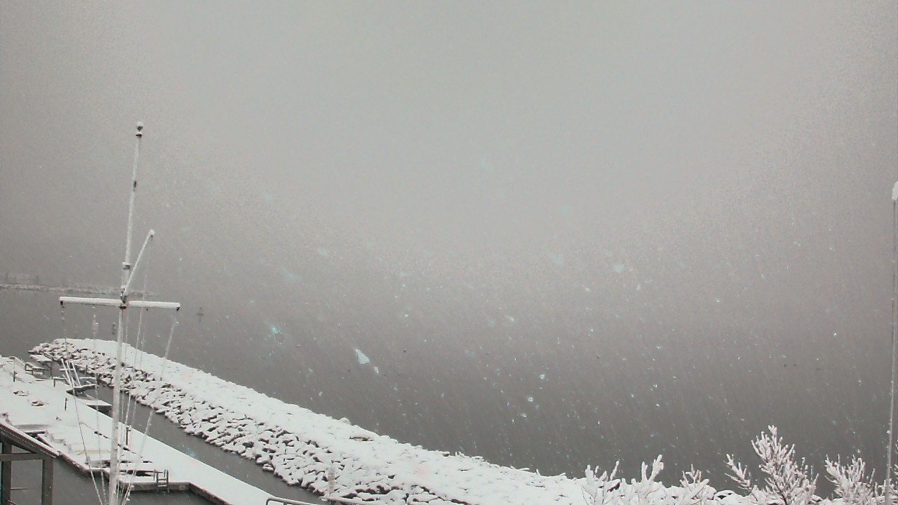 Thumbnail for current weather camera view from Beach Point Club in Mamaroneck, New York