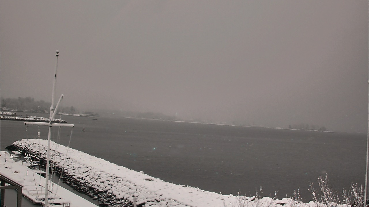 Thumbnail for current weather camera view from Beach Point Club in Mamaroneck, New York