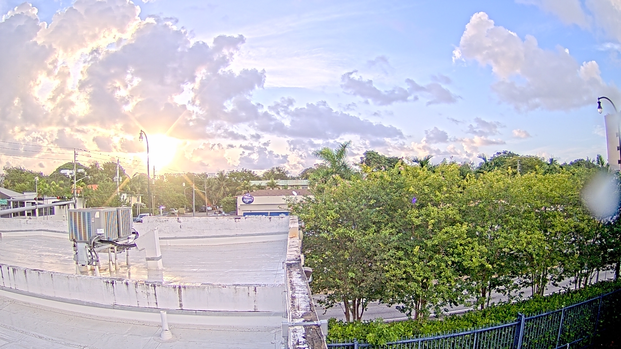 Thumbnail for current weather camera view from Cushman School in Miami, Florida