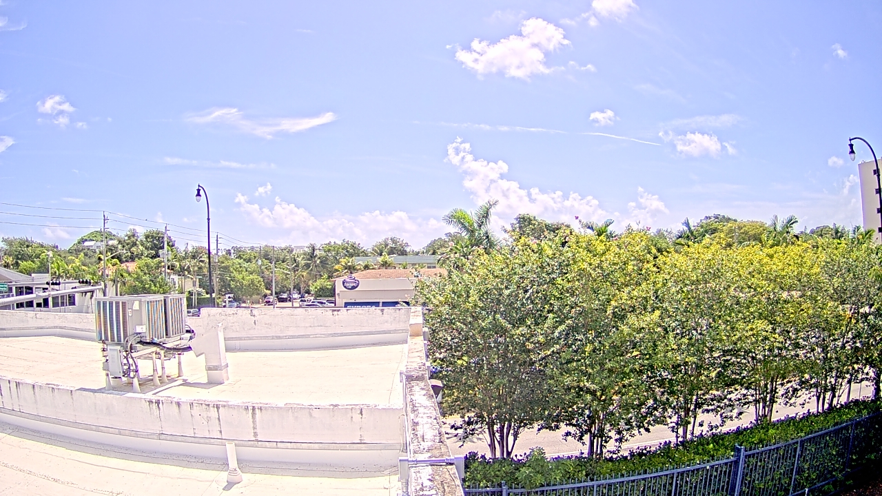Thumbnail for current weather camera view from Cushman School in Miami, Florida