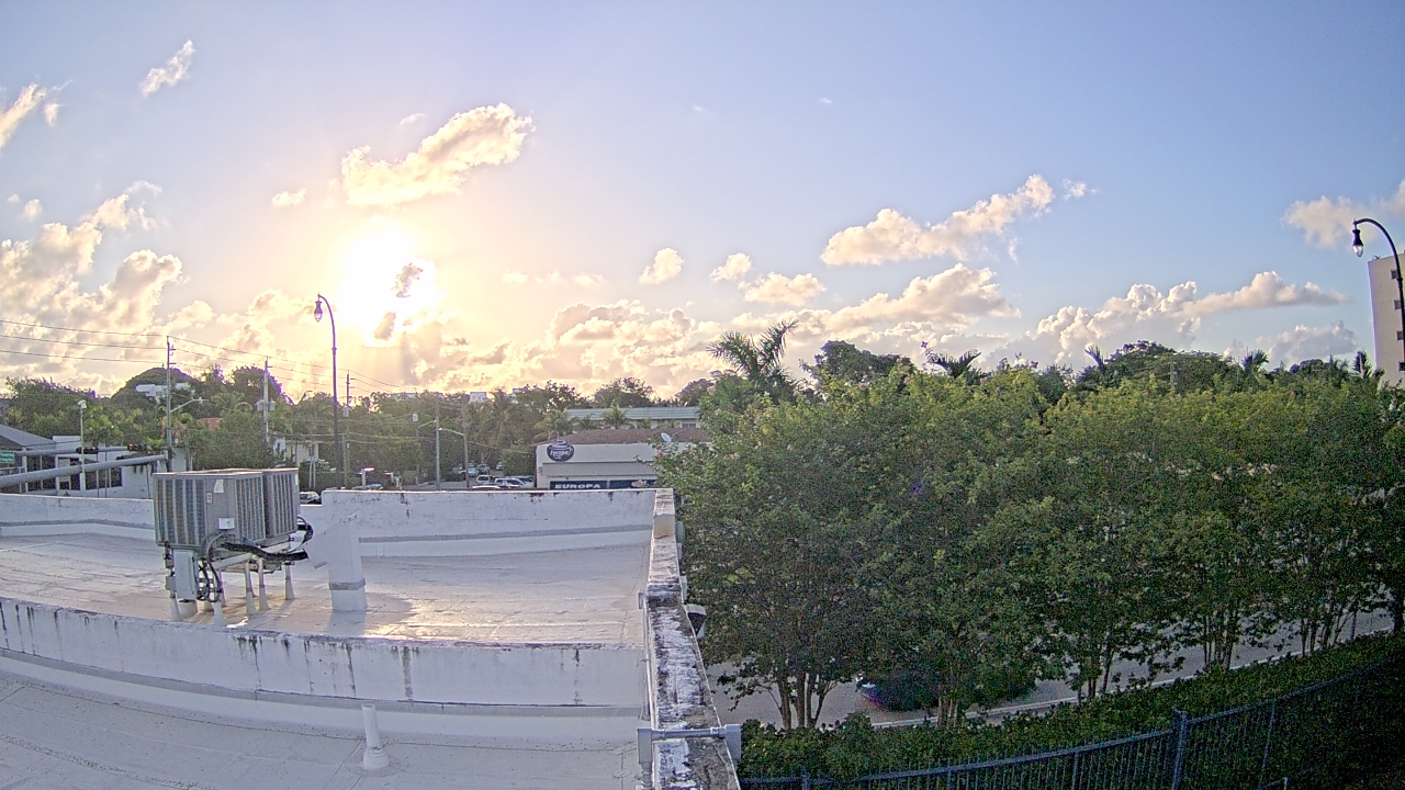 Thumbnail for current weather camera view from Cushman School in Miami, Florida