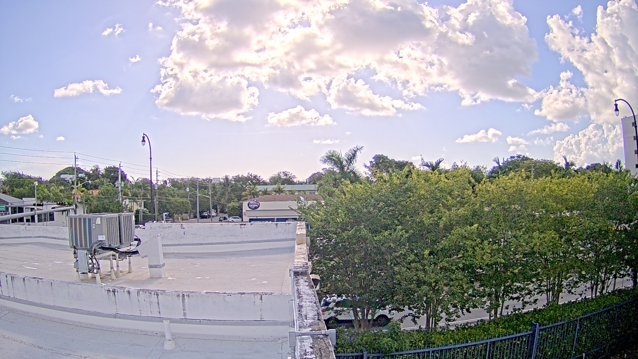 Thumbnail for current weather camera view from Cushman School in Miami, Florida