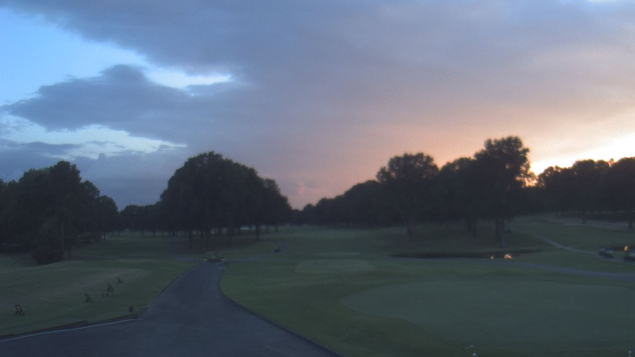 Thumbnail for current weather camera view from Windyke Country Club in Memphis, Tennessee