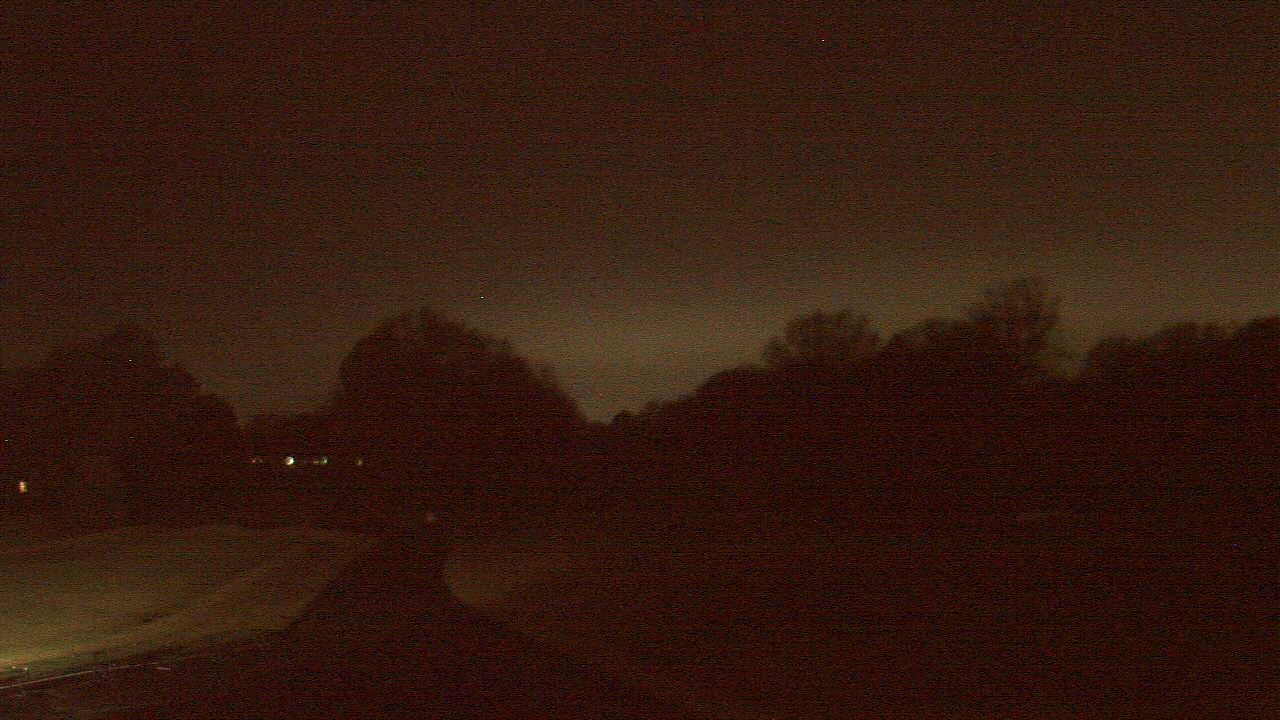 Thumbnail for current weather camera view from Windyke Country Club in Memphis, Tennessee