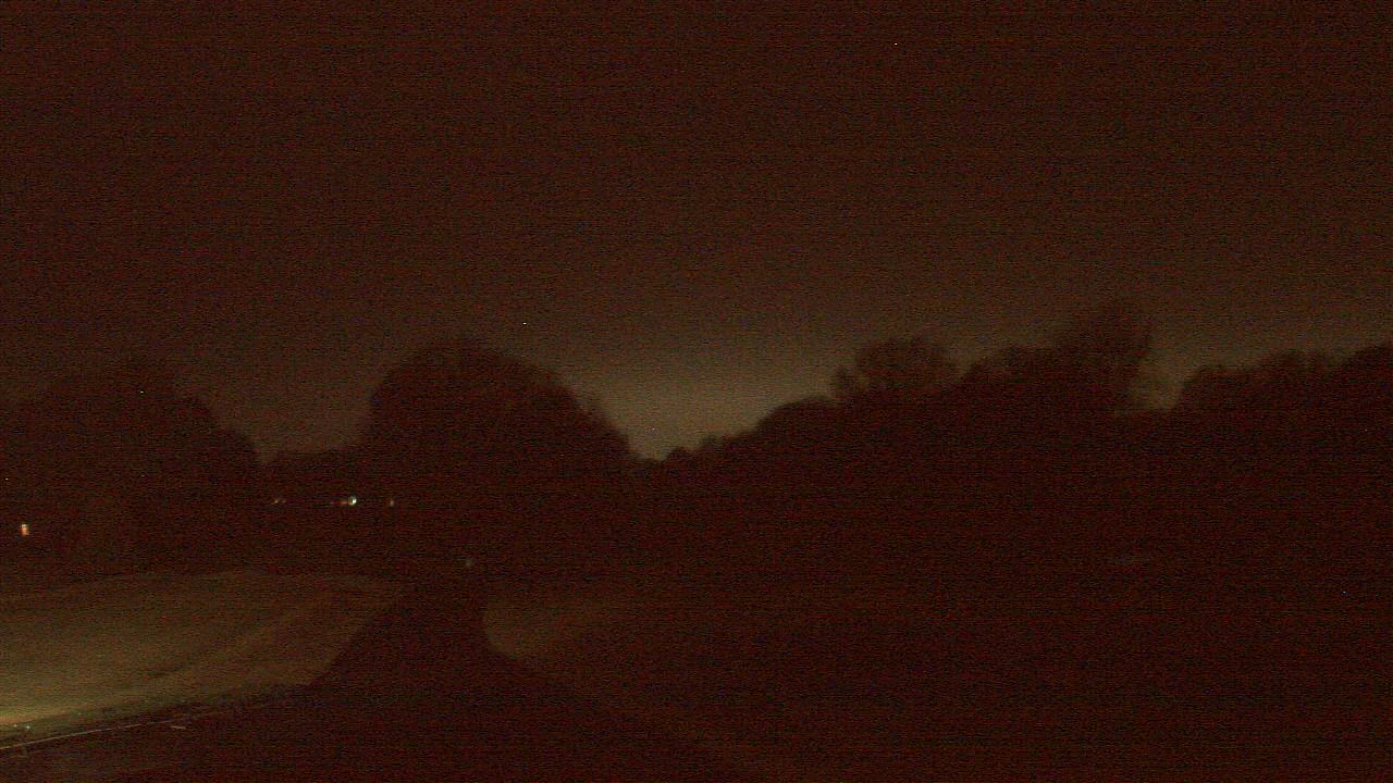 Thumbnail for current weather camera view from Windyke Country Club in Memphis, Tennessee