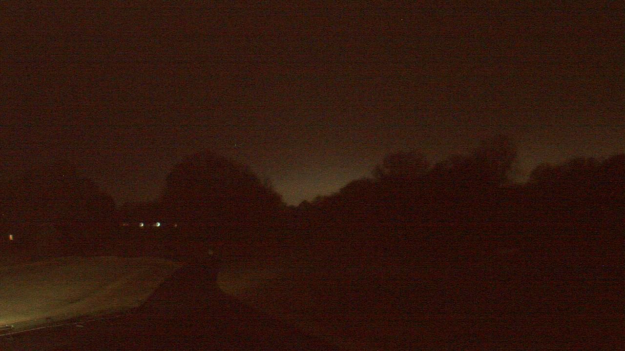 Thumbnail for current weather camera view from Windyke Country Club in Memphis, Tennessee