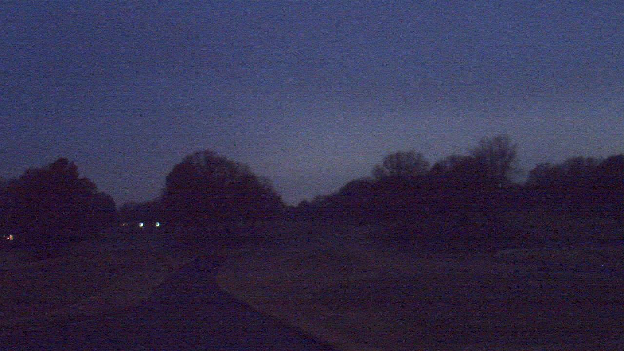 Thumbnail for current weather camera view from Windyke Country Club in Memphis, Tennessee