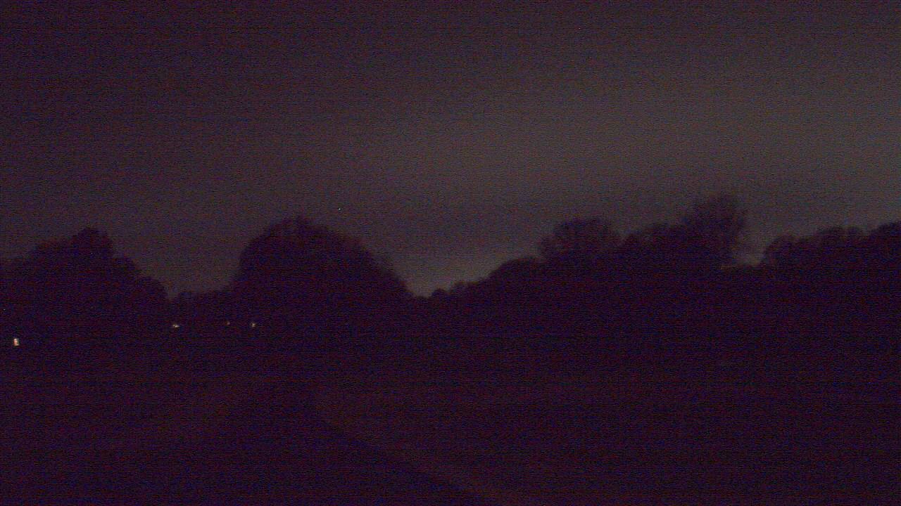 Thumbnail for current weather camera view from Windyke Country Club in Memphis, Tennessee