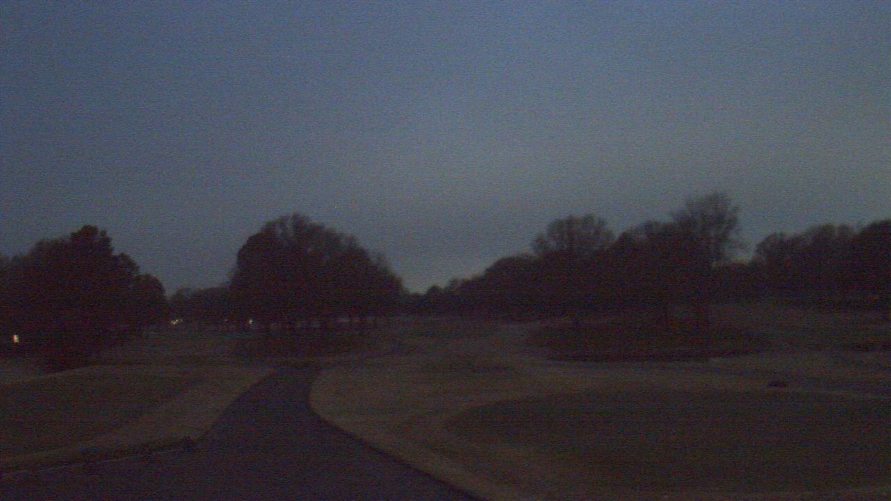 Thumbnail for current weather camera view from Windyke Country Club in Memphis, Tennessee