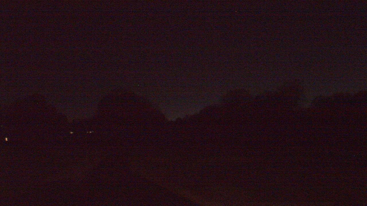 Thumbnail for current weather camera view from Windyke Country Club in Memphis, Tennessee