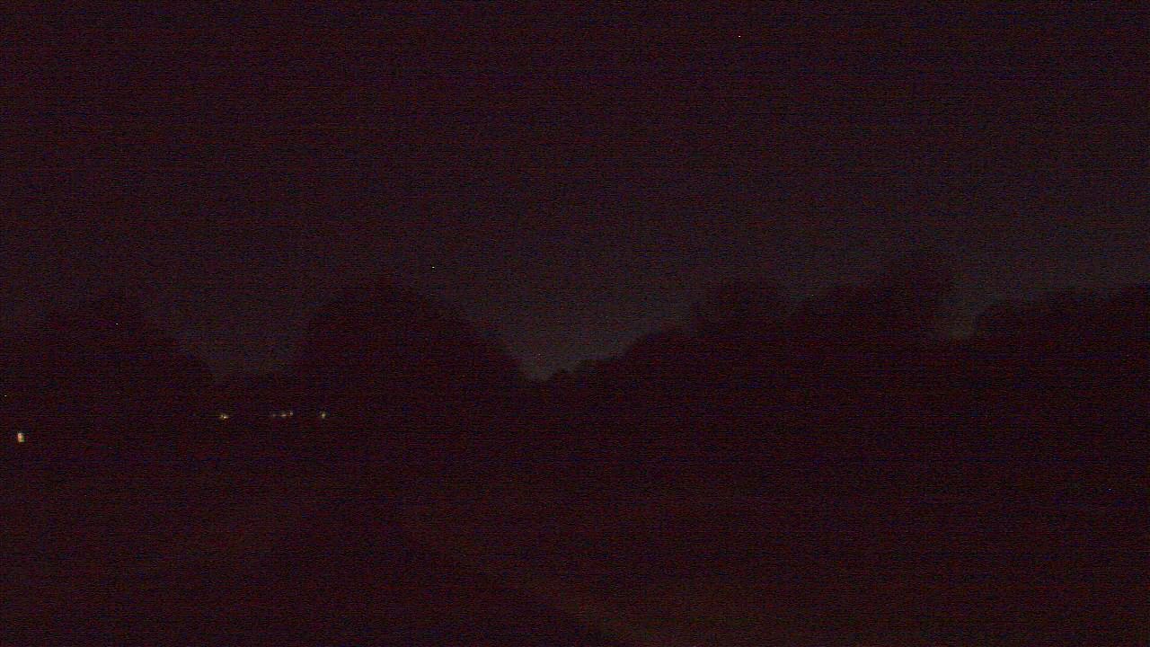 Thumbnail for current weather camera view from Windyke Country Club in Memphis, Tennessee