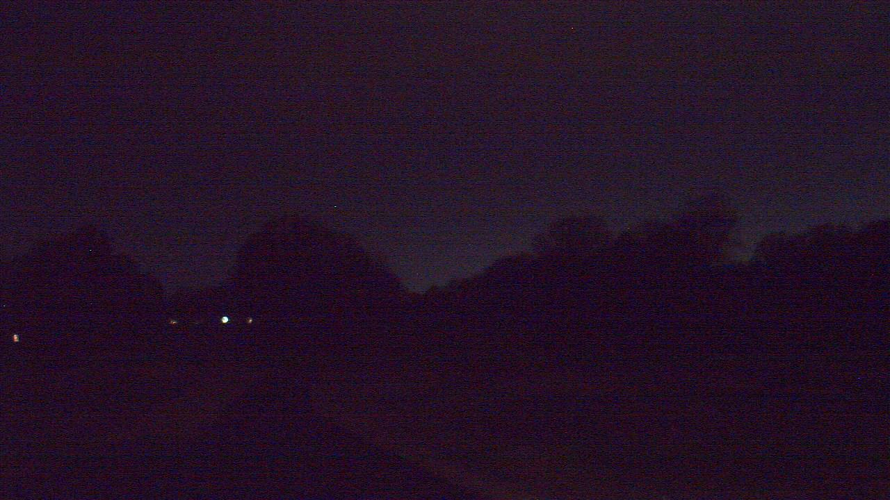 Thumbnail for current weather camera view from Windyke Country Club in Memphis, Tennessee