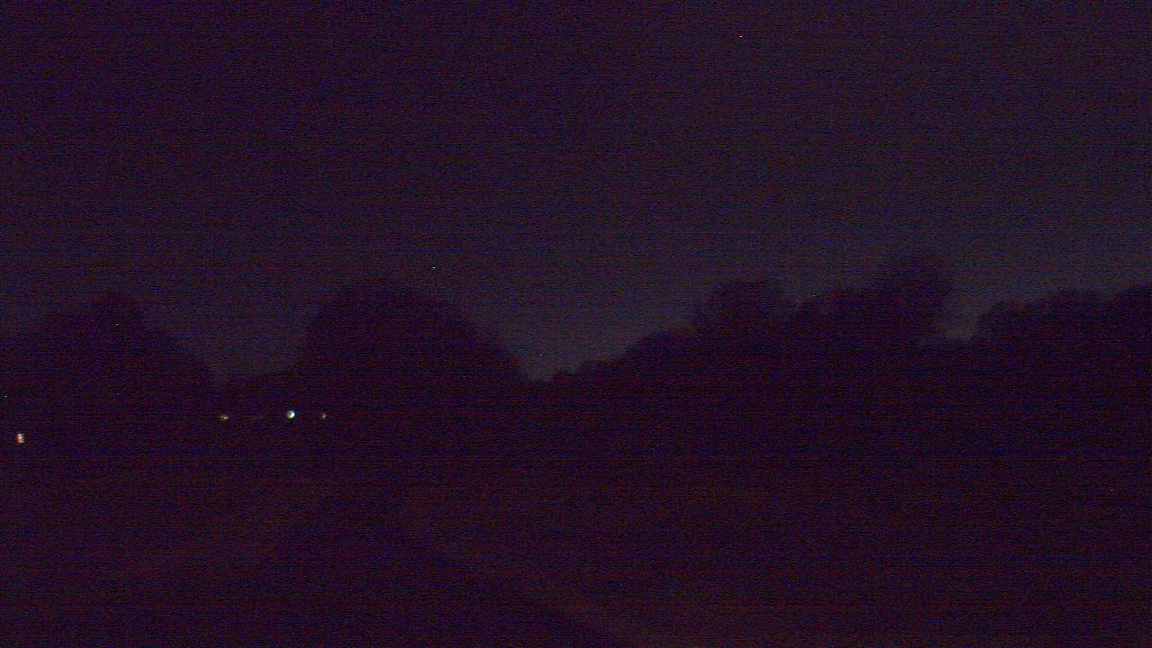 Thumbnail for current weather camera view from Windyke Country Club in Memphis, Tennessee