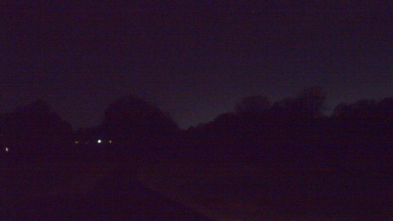 Thumbnail for current weather camera view from Windyke Country Club in Memphis, Tennessee